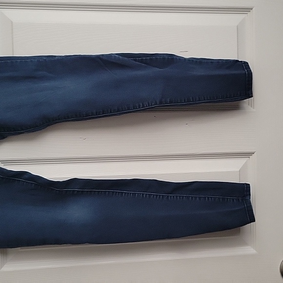 Decree Women's Skinny Jeans - Picture 2 of 13